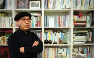 [연재소설을 마치며]김영현 "다시 그들을 위한 얘기를 시작하려고 한다"
