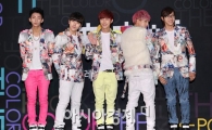 [포토]B1A4, '형형색색' 시선 사로잡는 패션~