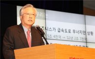 [포토]이석채 KT회장 "기업인 정신으로 글로벌 진출"