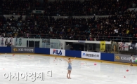 [포토] 만원 관중 앞에서 귀환 알리는 김연아