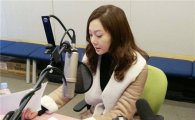 염정아, '수영 말아톤' 김진호 위해 따뜻한 응원 '눈길'