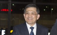 [파워경제인]권오현 삼성전자 부회장, 협력사에 4400억 지원 약속