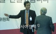 [포토]의견 나누는 김용준·김장수