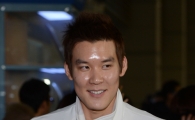 [포토] 박태환 '팬의 정성어린 선물 들고 출국'