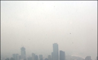 [포토]뿌옇게 변한 서울 도심