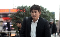 [포토] 최희섭 '계약 마치고 전지훈련 떠납니다'
