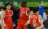 [포토] LIG '힘겨운 승리, 그래서 더 값지다!'