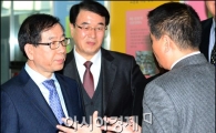 [포토]전통시장 상인대표들과 대화중인 박원순 시장