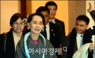 [포토]호텔에서 빠져나오는 수치 여사