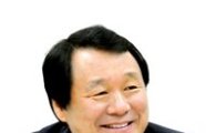 ‘나로호’ 지켜 본 염홍철 대전시장, “과학기술 쾌거”