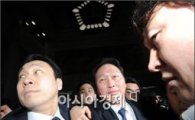 최태원 회장 동남아·중남미 '취소', '취소'···글로벌 SK 비상