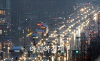 [포토]빗길 전조등 점등