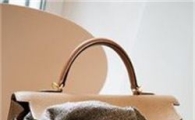 홍콩에서 핸드백 담보 대출 유행