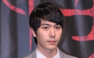 [포토]최우석, '가시꽃' 많이 사랑해주세요~