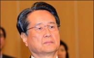 [포토]국민의례하는 유장희 위원장과 위원들