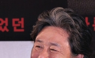 [포토]'신세계' 최민식, 작품 잘나와 기분좋네~