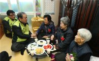 [포토]LH, 설맞이 임대주택 독거노인 돌봄 봉사활동