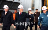 [포토]박준영 전남지사, 대불산단내 조선기자재기업 방문