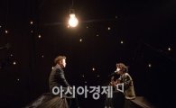 [포토]'모노드라마' 열창하는 허각-유승우