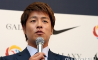 [포토] 취재진 질문에 답하는 강민호