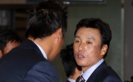 [포토] 이승엽 '(이)대호야, 내 행거칩이 탐나니'