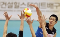 [포토] 스파이크 때리는 문성민