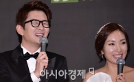 [포토]'결혼' 윤형빈-정경미, "허니문 베이비? 노력해보겠다"