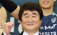 [포토] 신치용 감독 '밝은 미소로 화이팅'