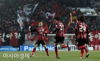 [포토] 데얀 선제골에 기뻐하는 FC서울