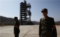"북한 도발은 회장님 해외 출장으로 안다?"