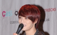 김재중, 팬들 앞에서 환한 미소 