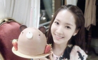 박민영 생일케이크 인증샷, 굴욕없는 '동안 미모'