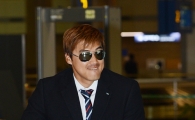 [포토] 홍성흔 '두산에서의 새 시즌 기대되는걸'