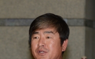 [포토] 류중일 감독 '국민들께 실망 안겨드려 죄송'