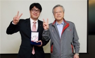 [포토]이석채 KT 회장, 사내 소기업 성공기원