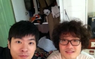 장기하 조정치 집 방문 인증…"독특한 신세계 체험"