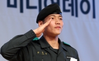 [포토] 김형일 '힘찬 거수경례'