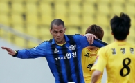 [포토] 디오고 '어디로 발이 들어와!'