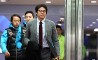 [포토] 황선홍 감독 '승리를 위해'