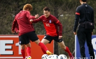 [포토] 지동원 '즐거운 대표팀 훈련'
