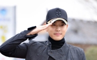 [포토]세븐 '각 잡힌 경례'