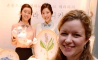 [포토]장인'마이켄'의 손길로 하나 하나 