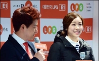 [포토]전현무 아나운서와 대화 나누는 김연아 선수