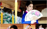 ‘꽃들의 전쟁’ 김현주, 고혹적 부채춤으로 팜므파탈 매력 ‘발산’