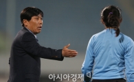 [포토] 판정에 항의하는 스포츠토토 손종석 감독