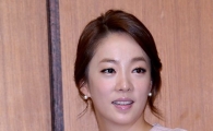 [포토]박은영 아나, 드레스가 자꾸 흘러 내리네!