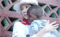김아중 봉사활동, 아프리카에 희망의 메시지