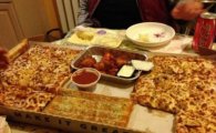 간소한 미국식 피자, 엄청난 크기 피자의 반어법?