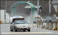 [포토]짐 가득, 입경하는 차량들
