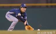 [포토] 노진혁 '더 이상의 실책은 없다~'